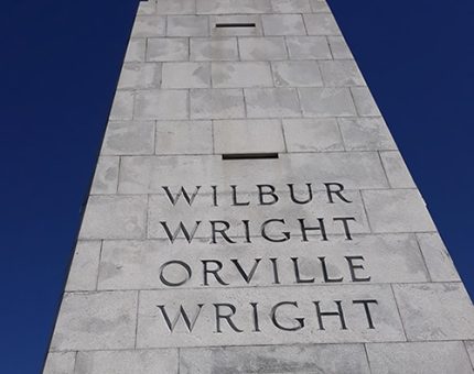 Statue with text Wilbur Wright Orville Wright